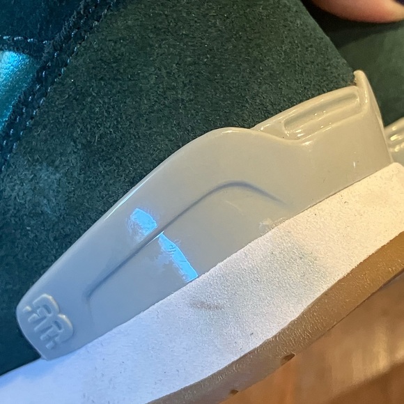 New Balance 696v1 - Picture 5 of 11